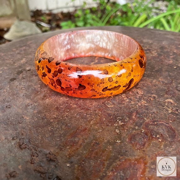 Orange Retro Bangle Bracelet, Boho Bracelet, Resin Bracelet, Boho Jewelry - Picture 2 of 6